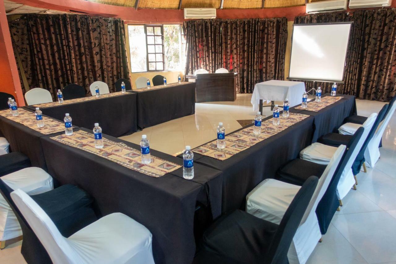 Kaazmein Lodge Livingstone Extérieur photo